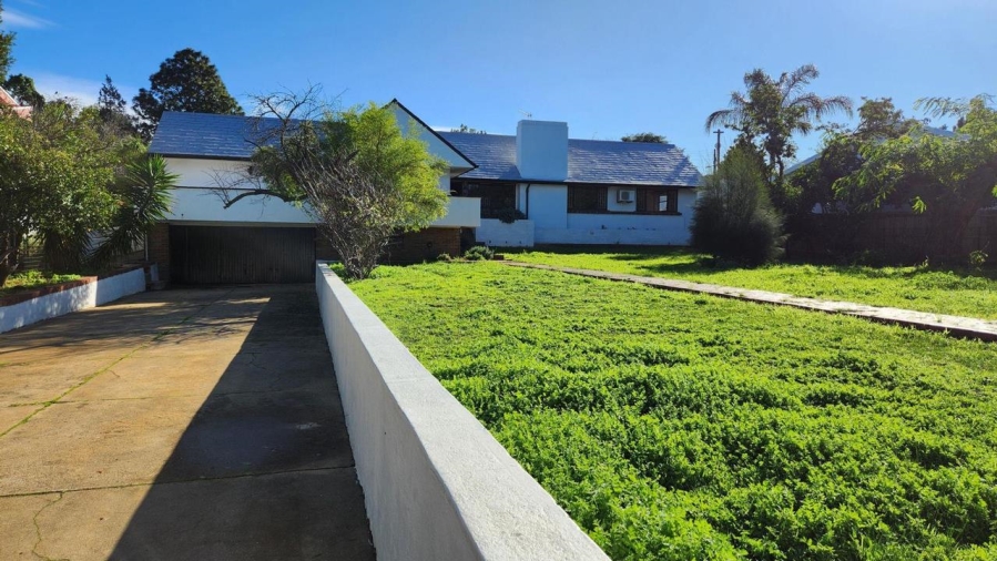 3 Bedroom Property for Sale in Bergzicht Western Cape